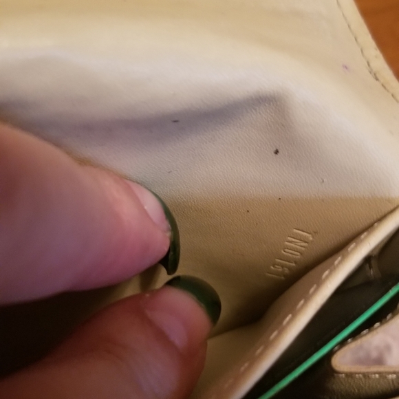 Authentic Louis Vuitton Monogram Vernis Wallet - Picture 4 of 6